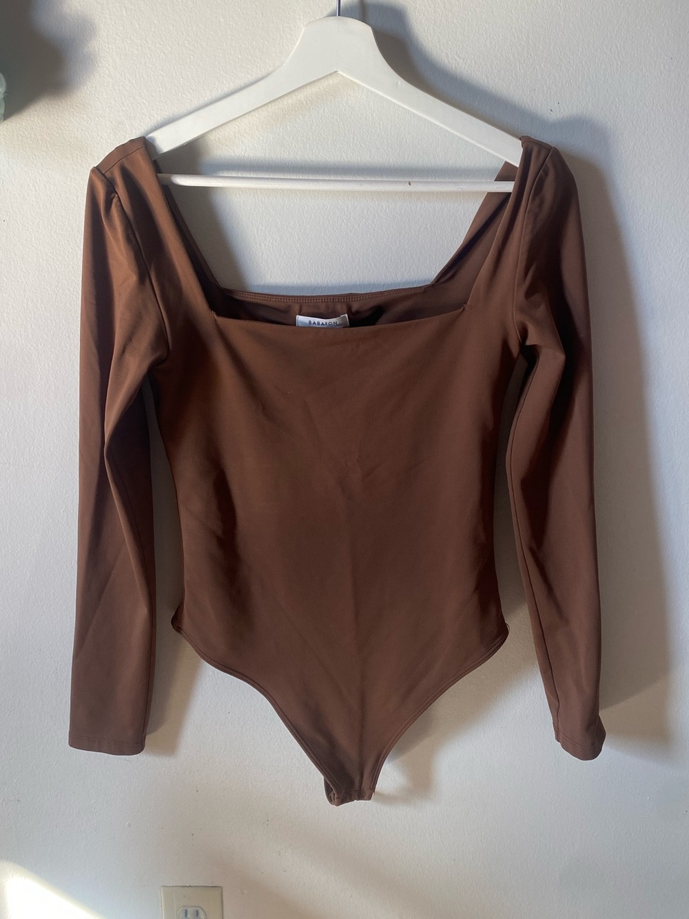Babaton Contour Squareneck Longsleeve Bodysuit Brown Medium